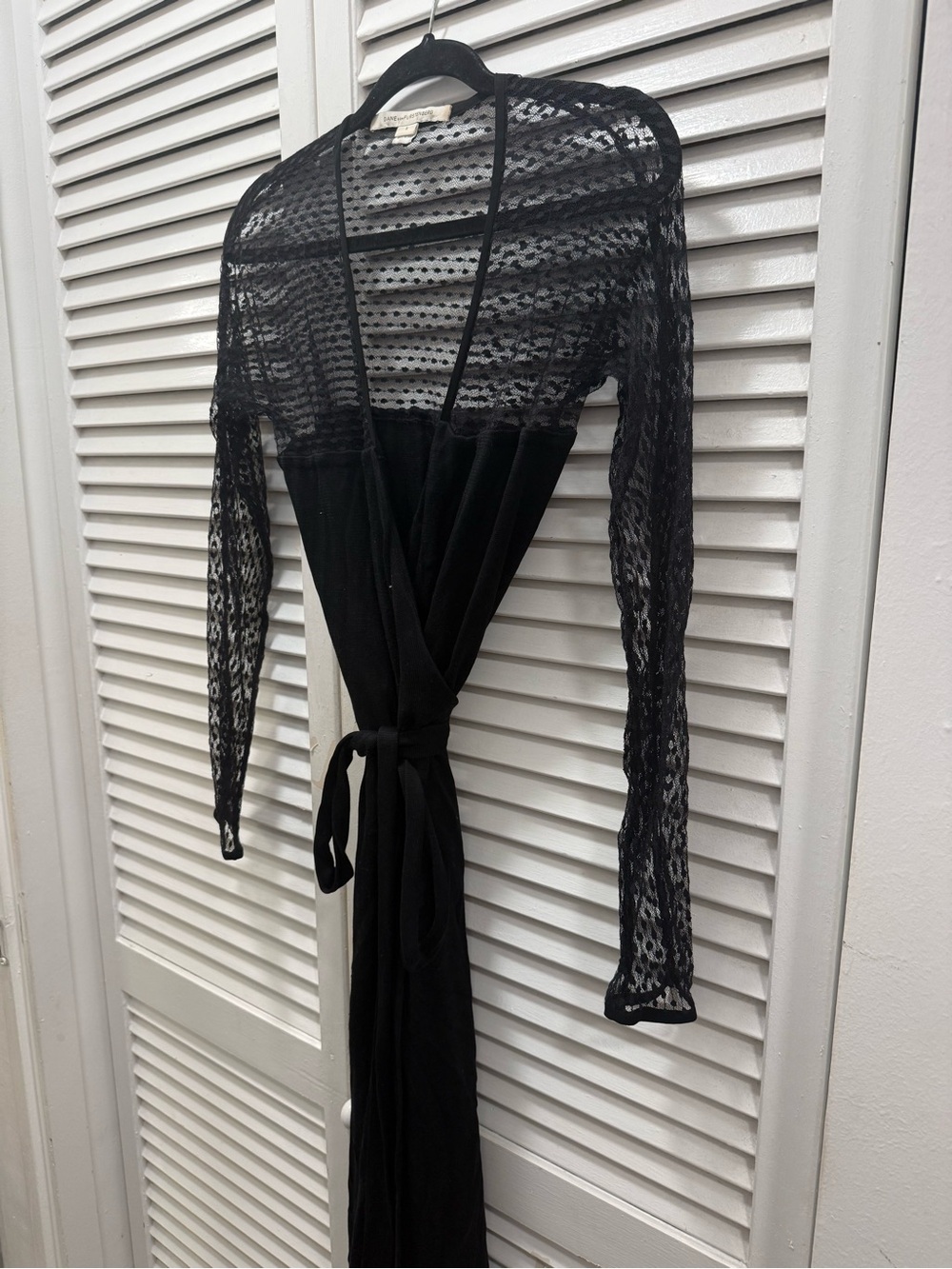 Diane Von Furstenberg Sheer Lace Long-Sleeve Black Wrap Dress, size S